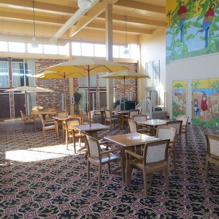 Howard Johnson Grand Forks Extérieur photo