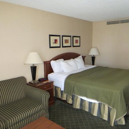 Howard Johnson Grand Forks Extérieur photo