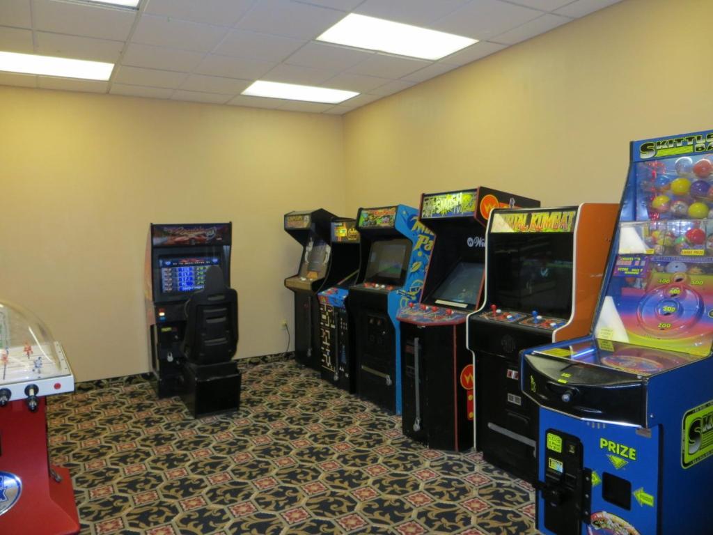Howard Johnson Grand Forks Extérieur photo