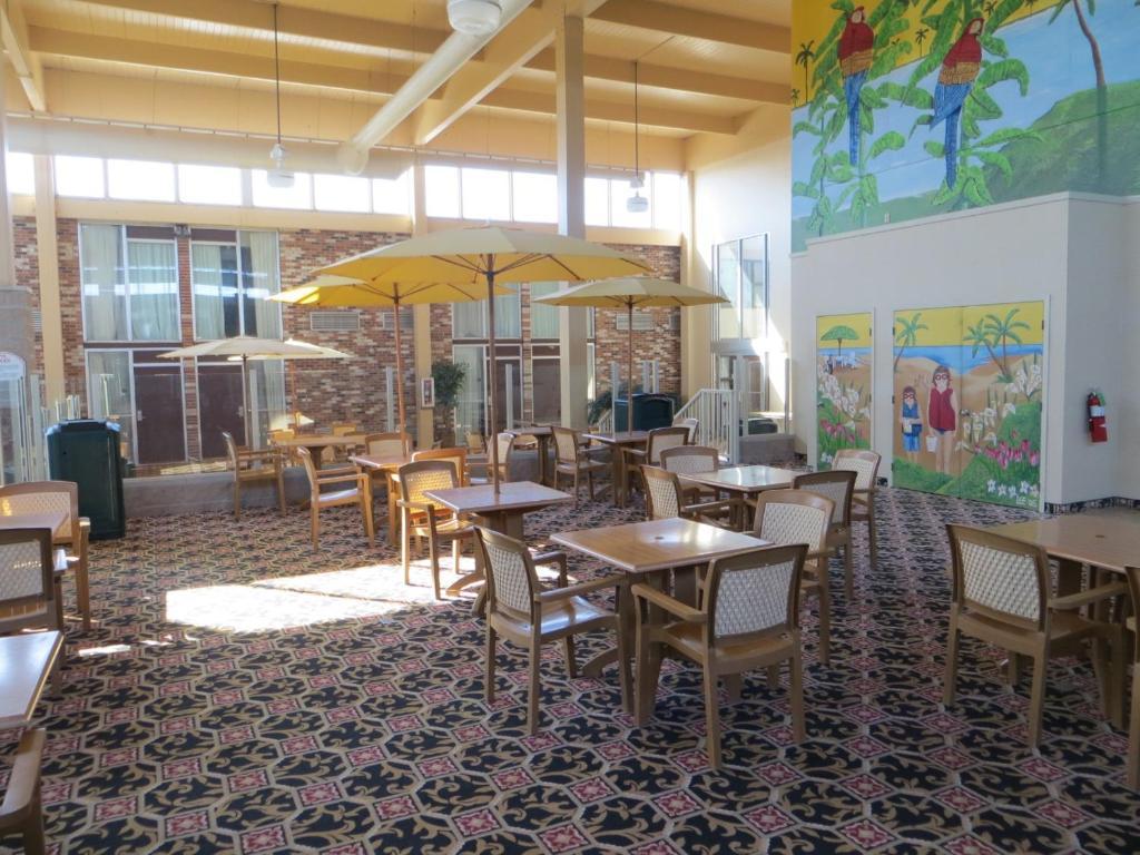 Howard Johnson Grand Forks Extérieur photo