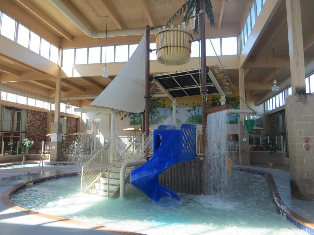 Howard Johnson Grand Forks Extérieur photo