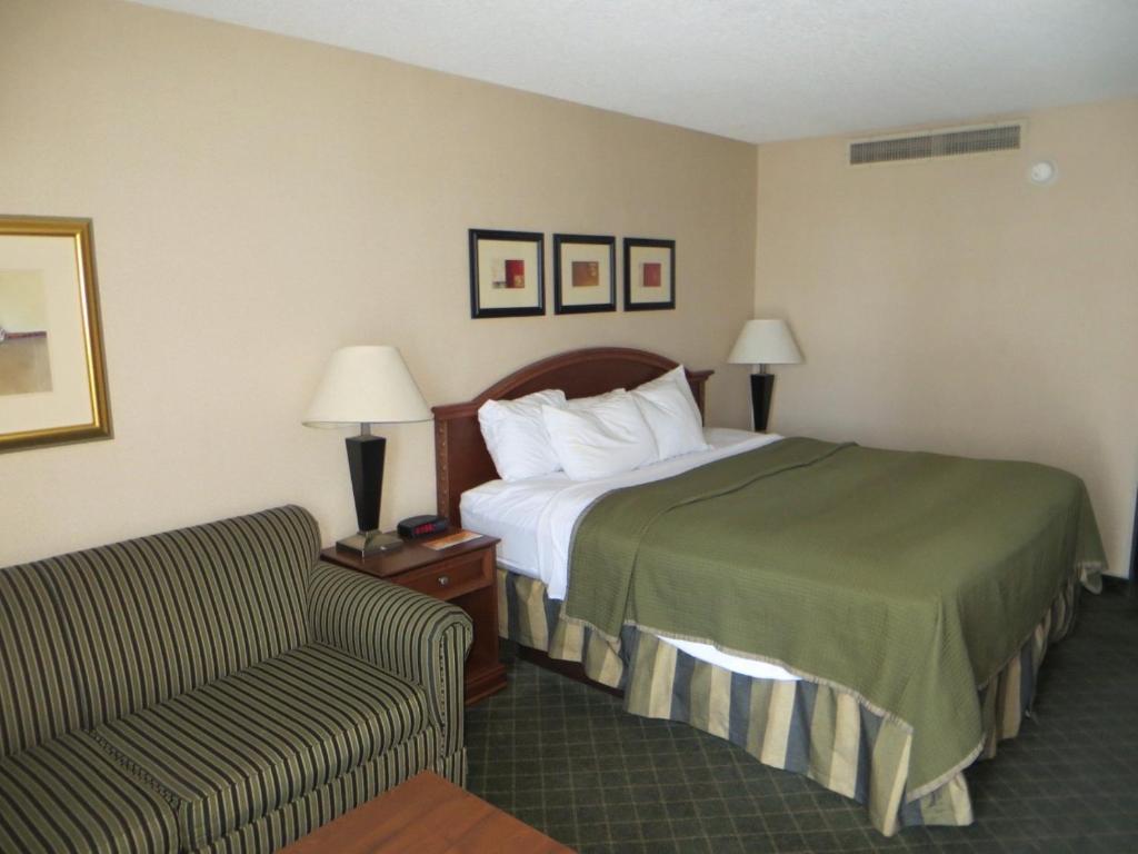 Howard Johnson Grand Forks Extérieur photo