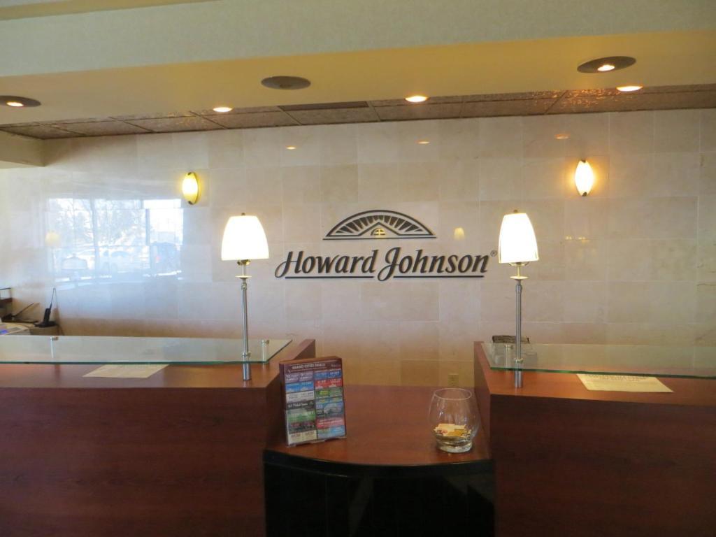 Howard Johnson Grand Forks Extérieur photo